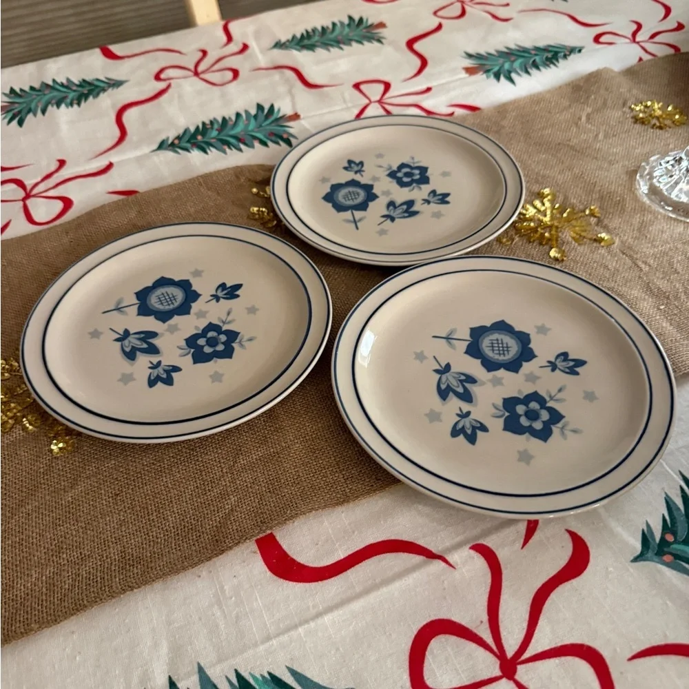 Daekor Designs Tudor Blue Stoneware Salad/Dessert Plates, Cottagecore Set of 3